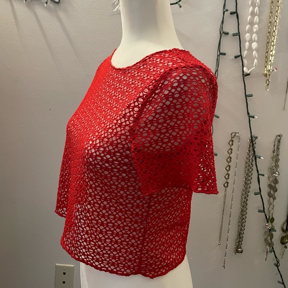 RED MESH TOP - Picture 2 of 3